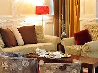فندق Riverside 4*