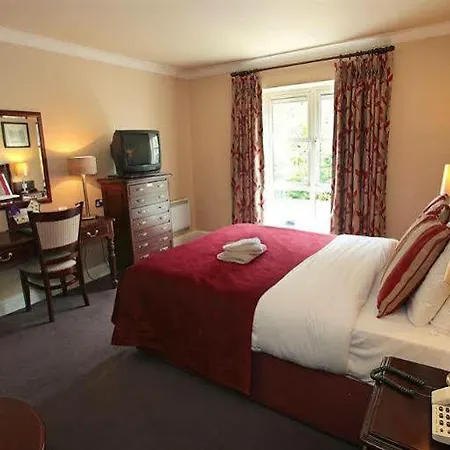 فندق Riverside 4*