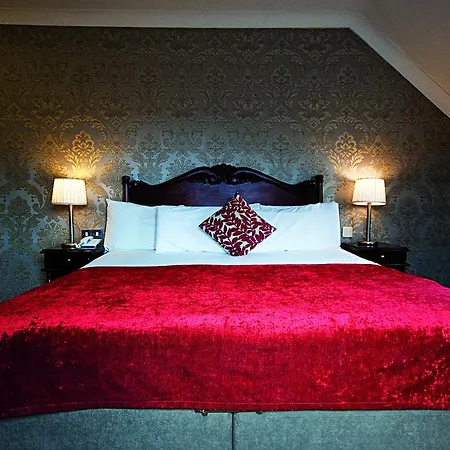 فندق Riverside 4*