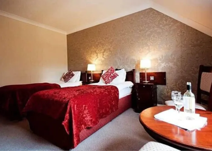 فندق Riverside 4*